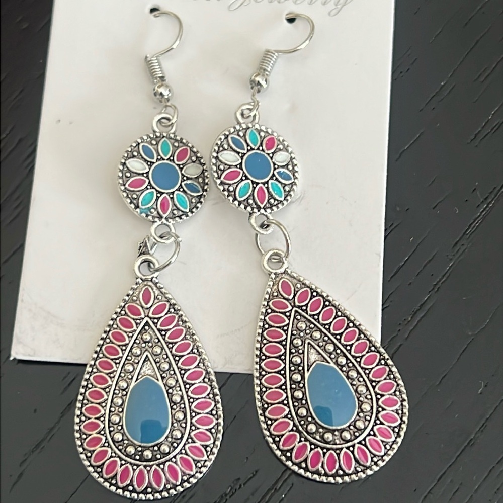 Mosaic style earrings-NWT